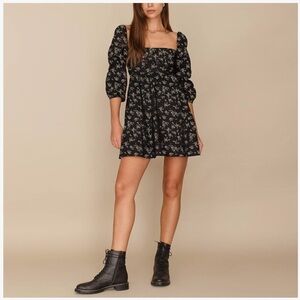 Black floral square neck puff sleeve mini dress